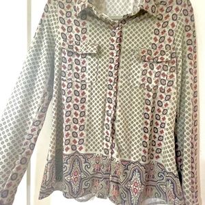 BCBG MAX AZRIA long sleeve paisley Fall/ Winter blouse with metal snaps.